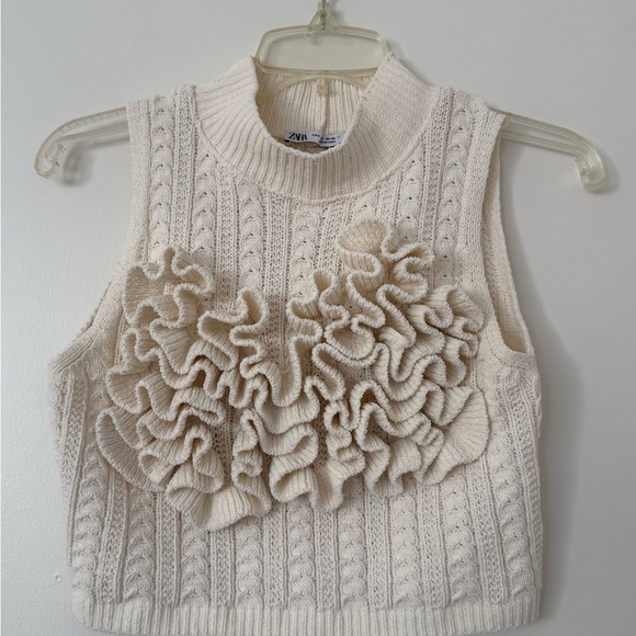 Zara Ivory Knit Ruffle Vest - Picture 1 of 3